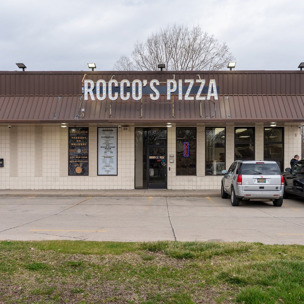 Rocco’s Pizza Oak Park 2